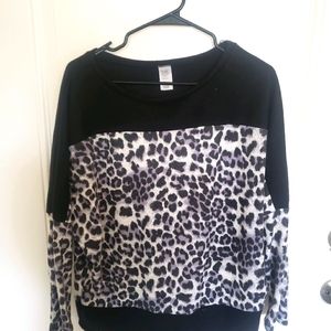 Leopard black and gray sweater